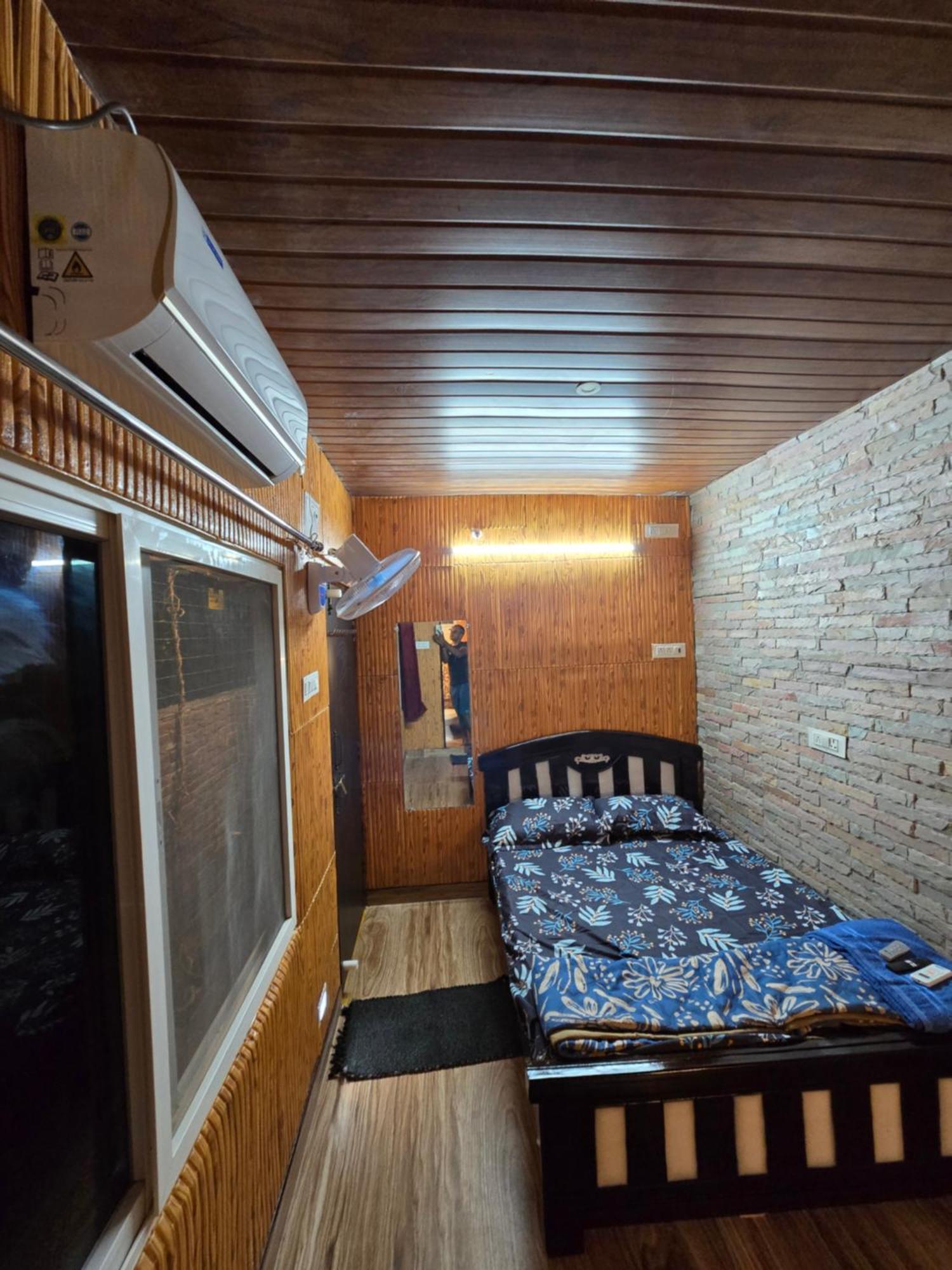 Barla'S Home Stay Shamshabad Eksteriør bilde